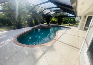 6101 Deer Run in Ft. Myers, FL - Building Photo - Building Photo