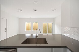 831 Paul Quinn St in Houston, TX - Building Photo