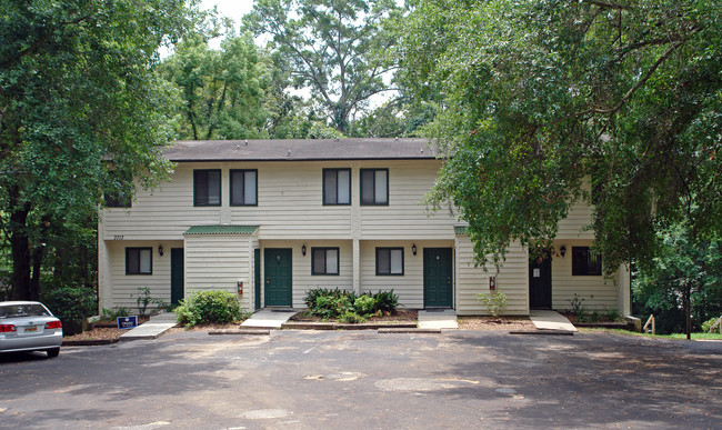 Rock Brook Village in Tallahassee, FL - Foto de edificio - Building Photo