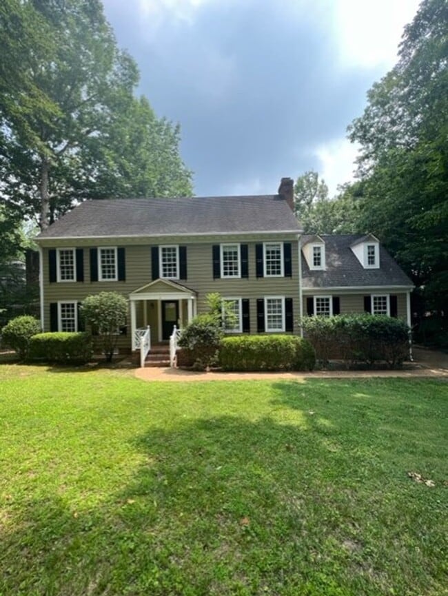 5 Whitaker Ct
