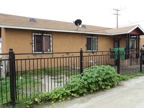 11318 Wilmington Ave in Los Angeles, CA - Building Photo - Building Photo