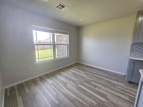 207 Meadowlark Ln in Geronimo, OK - Building Photo - Building Photo