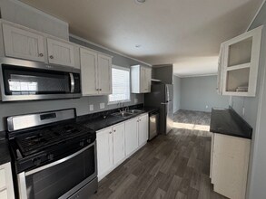 352 Trillum Trail in Oxford, MI - Building Photo - Building Photo