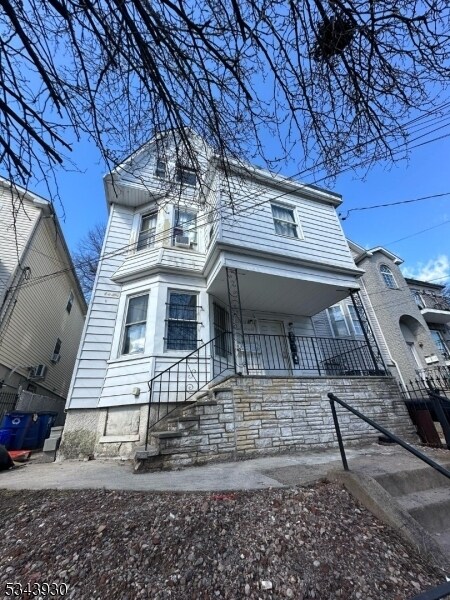 133 Seymour Ave in Newark, NJ - Building Photo