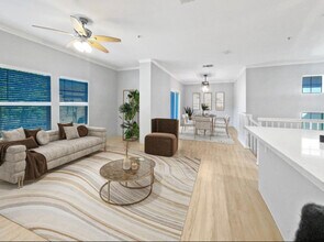 3301 N Park Dr, Unit 1813 in Sacramento, CA - Foto de edificio - Building Photo