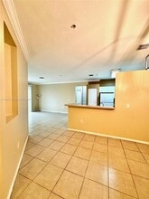 4402 SW 160th Ave in Miramar, FL - Foto de edificio - Building Photo