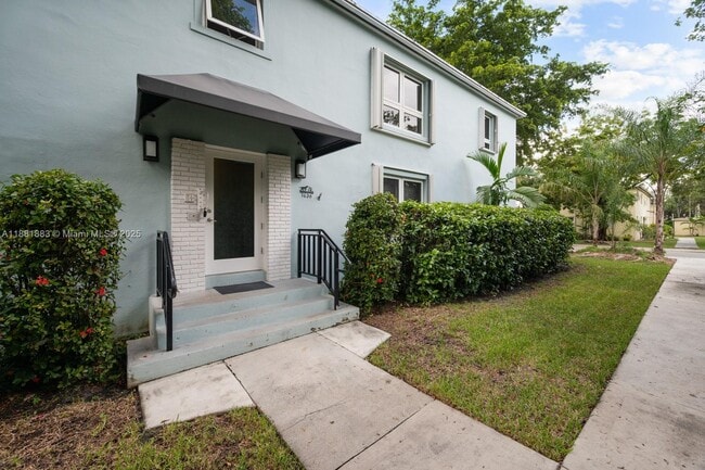 7636 SW 56th Ave in Miami, FL - Building Photo - Building Photo