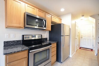 1038 Cheyenne Blvd in Colorado Springs, CO - Building Photo - Building Photo