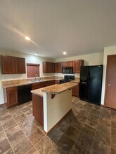 12205 SE 262nd Ct in Kent, WA - Building Photo - Building Photo