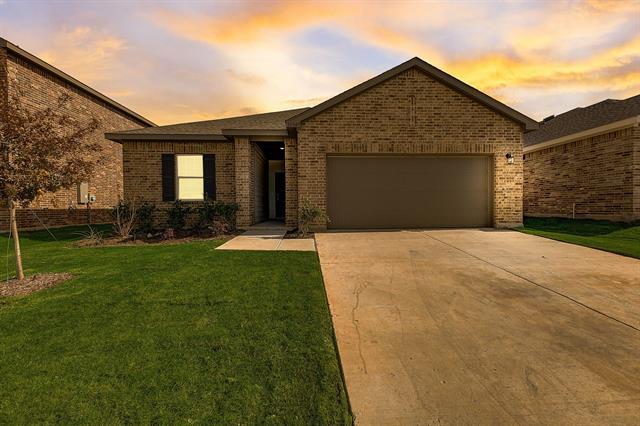 10345 Burnfoot Ln in Crowley, TX - Foto de edificio