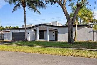 8160 NW 20th Ct in Sunrise, FL - Building Photo - Building Photo