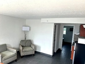 2010 S Ocean Blvd, Unit 410 in Myrtle Beach, SC - Building Photo - Building Photo