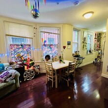 4618 Spruce St, Unit 1B in Philadelphia, PA - Foto de edificio - Building Photo