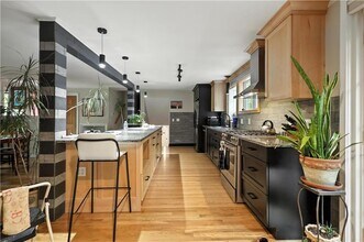 70 Lindley Ave in North Kingstown, RI - Building Photo - Building Photo