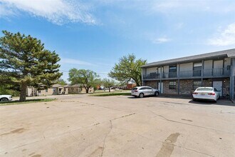 1401 E St in Lawton, OK - Building Photo - Building Photo