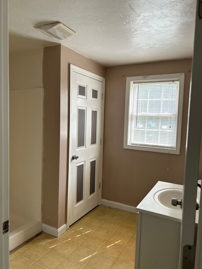 30 Nicholas Dr in Wareham, MA - Building Photo - Building Photo
