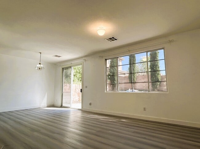 10921 Napa Ridge Dr in Las Vegas, NV - Building Photo - Building Photo