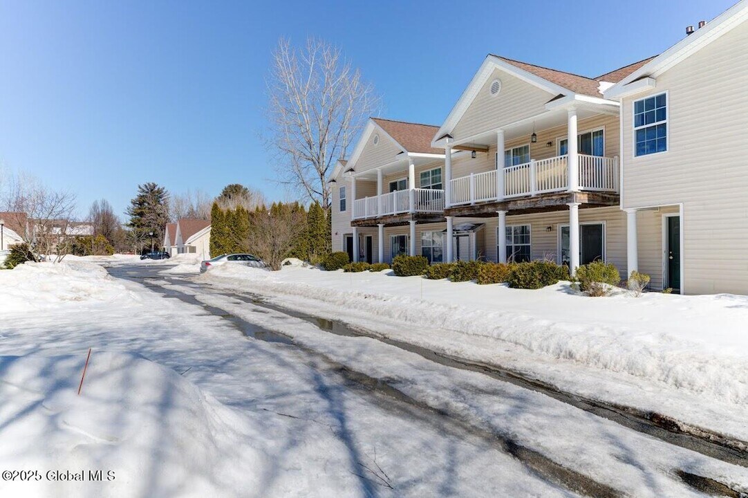 5 Heritage Way in Gansevoort, NY - Building Photo
