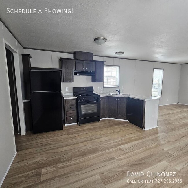 2737 W Washington Center Rd