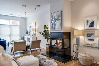 4310 Buena Vista St in Dallas, TX - Foto de edificio - Building Photo