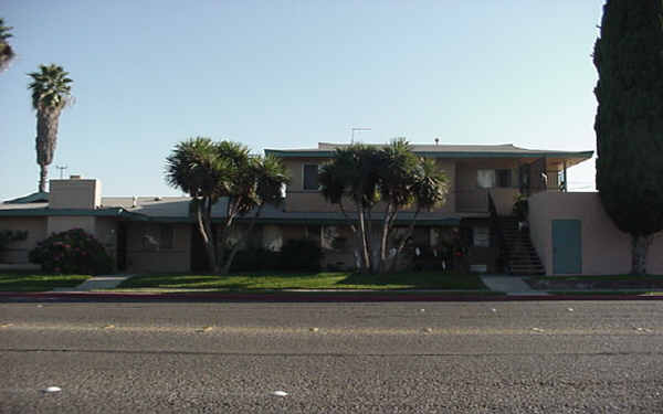 10517 Sylvan St in Anaheim, CA - Building Photo - Building Photo