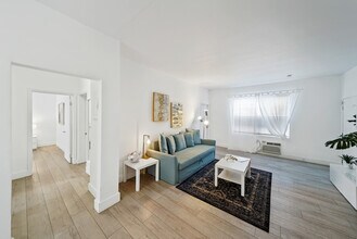 1510 Bay Rd in Miami Beach, FL - Foto de edificio - Building Photo