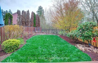 3072 SE Kingswood Ave in Hillsboro, OR - Building Photo - Building Photo