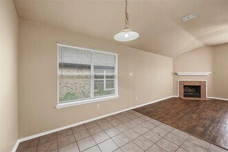 1225 Mountain Air Trail in Fort Worth, TX - Building Photo - Building Photo