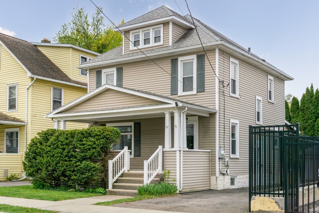24 Sherman St in Johnson City, NY - Building Photo