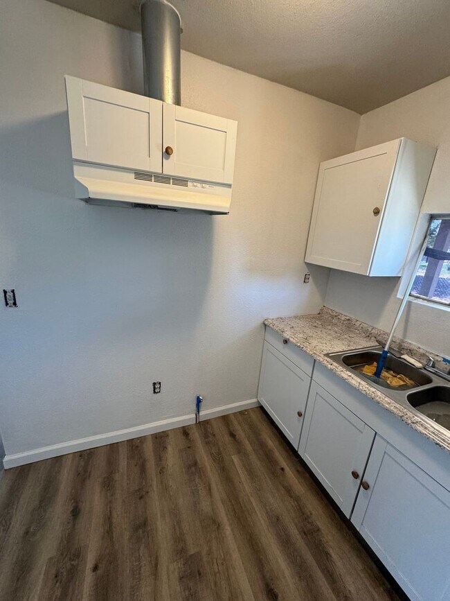 1635 3rd St in Wasco, CA - Building Photo - Building Photo