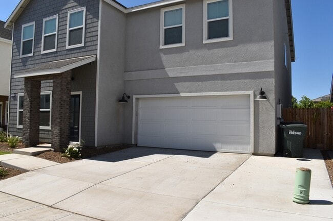 7086 E Simpson Ave in Fresno, CA - Building Photo - Building Photo