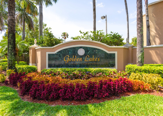 Golden Lakes Apartments in Miami, FL - Building Photo - Building Photo