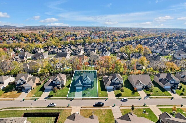 4010 Compass Pointe Ct in Thompson's Station, TN - Building Photo - Building Photo