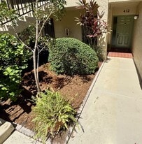 5121 Oakhill Ln in Delray Beach, FL - Building Photo