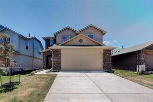 10404 Hatton Ln in Austin, TX - Building Photo