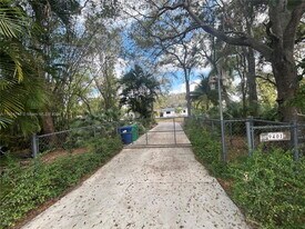 9401 SW 106th St in Miami, FL - Building Photo