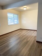 710 N 41st St in Seattle, WA - Foto de edificio - Building Photo