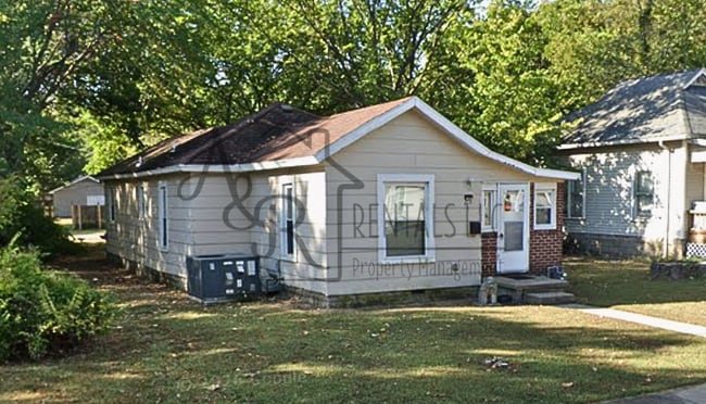 214 E Adams St in Pittsburg, KS - Building Photo - Building Photo