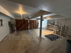 1050 N Demaree St in Visalia, CA - Building Photo - Building Photo