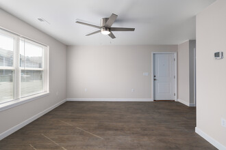 Liberty Pointe Apartments in Farmington, MO - Foto de edificio - Interior Photo