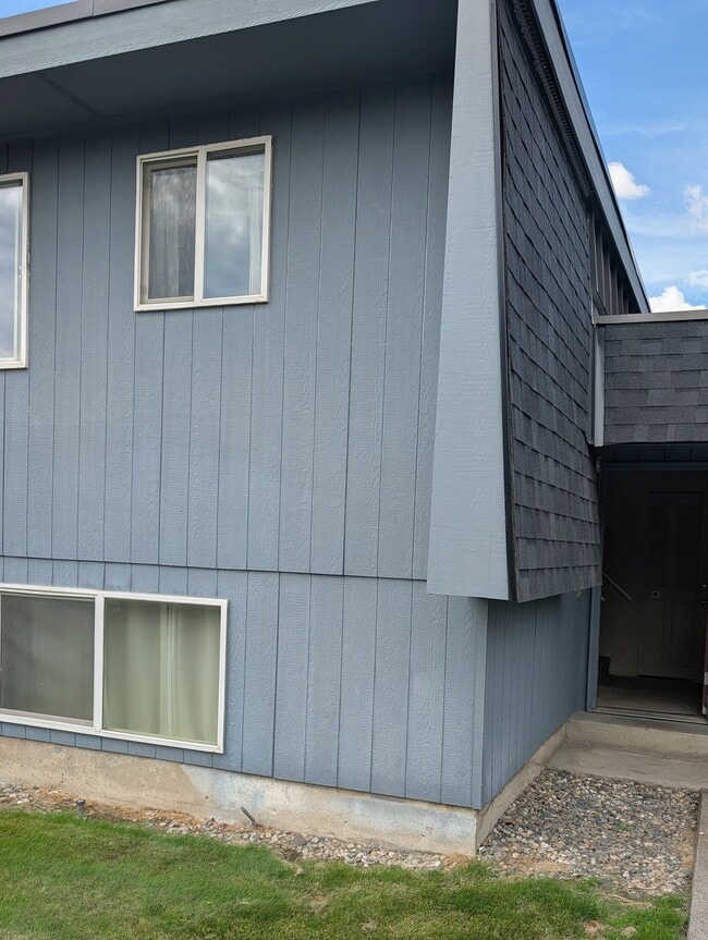 property at 1122 Francis Ave
