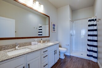 Hello Apartments in Golden Valley, MN - Foto de edificio - Interior Photo