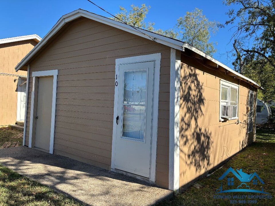 10 S Van Buren St in San Angelo, TX - Foto de edificio