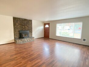 1544 SW Knoll Ave in Bend, OR - Building Photo - Building Photo