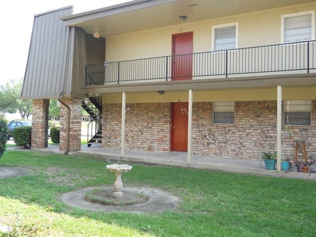 Willows Apartments in Port Arthur, TX - Building Photo