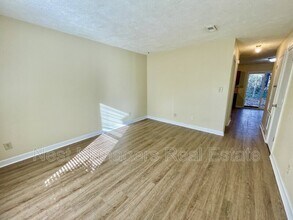 5854 Aftonshire Dr in Fayetteville, NC - Building Photo - Building Photo