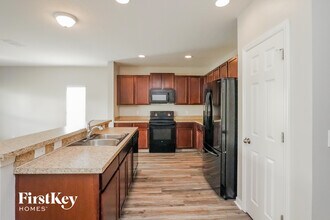 644 Black Eagle Dr in Groveland, FL - Building Photo - Building Photo