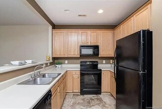 14914 Scothurst Ln in Charlotte, NC - Building Photo - Building Photo