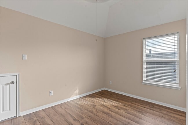 property at 26326 Creston Cliff Ct