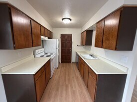 225 N 8th St in Central Point, OR - Building Photo